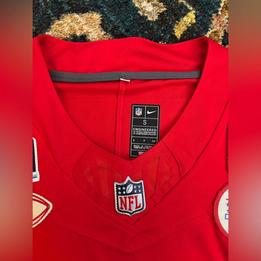 Nike Red NFL Team Jersey - Picture 3 of 9